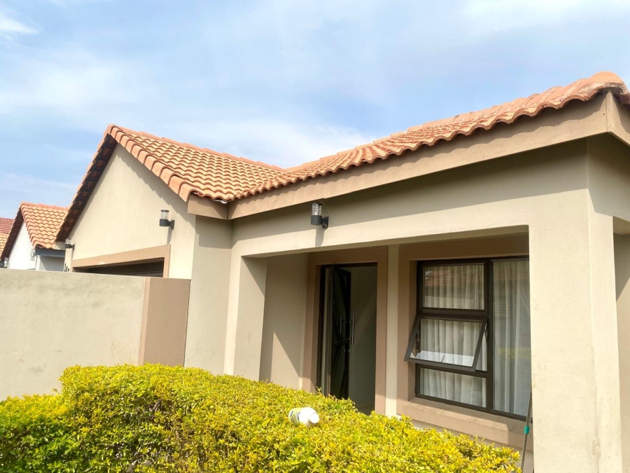 4 Bedroom Property for Sale in Waterval East North West